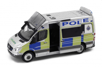  Tiny 香港 UK8 合金模型車 — 平治Sprinter 修適士(Sussex)警察